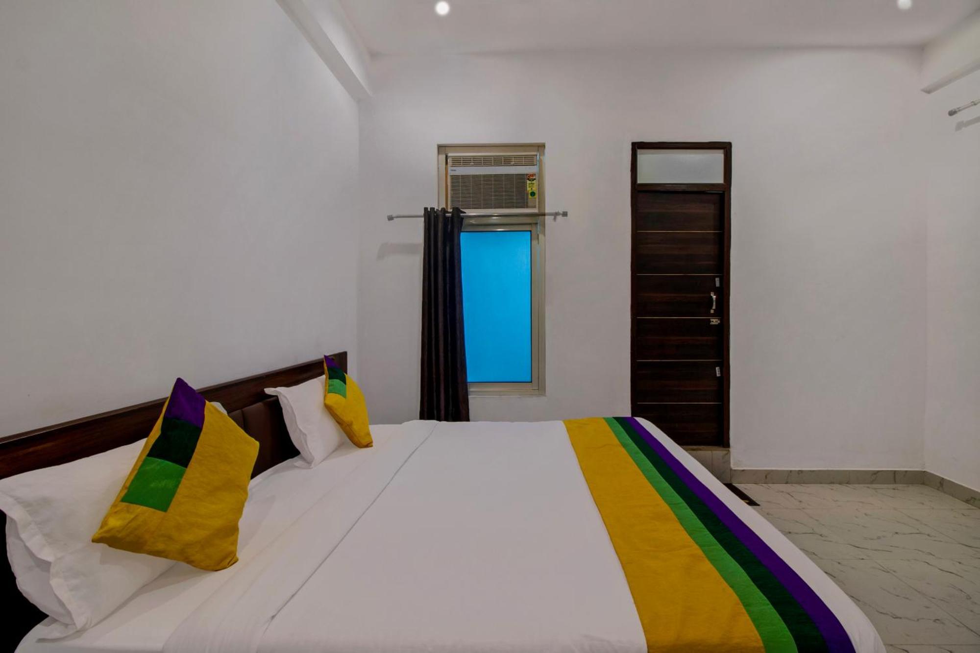 Hotel O Om Pushp Residency Mathura Zewnętrze zdjęcie