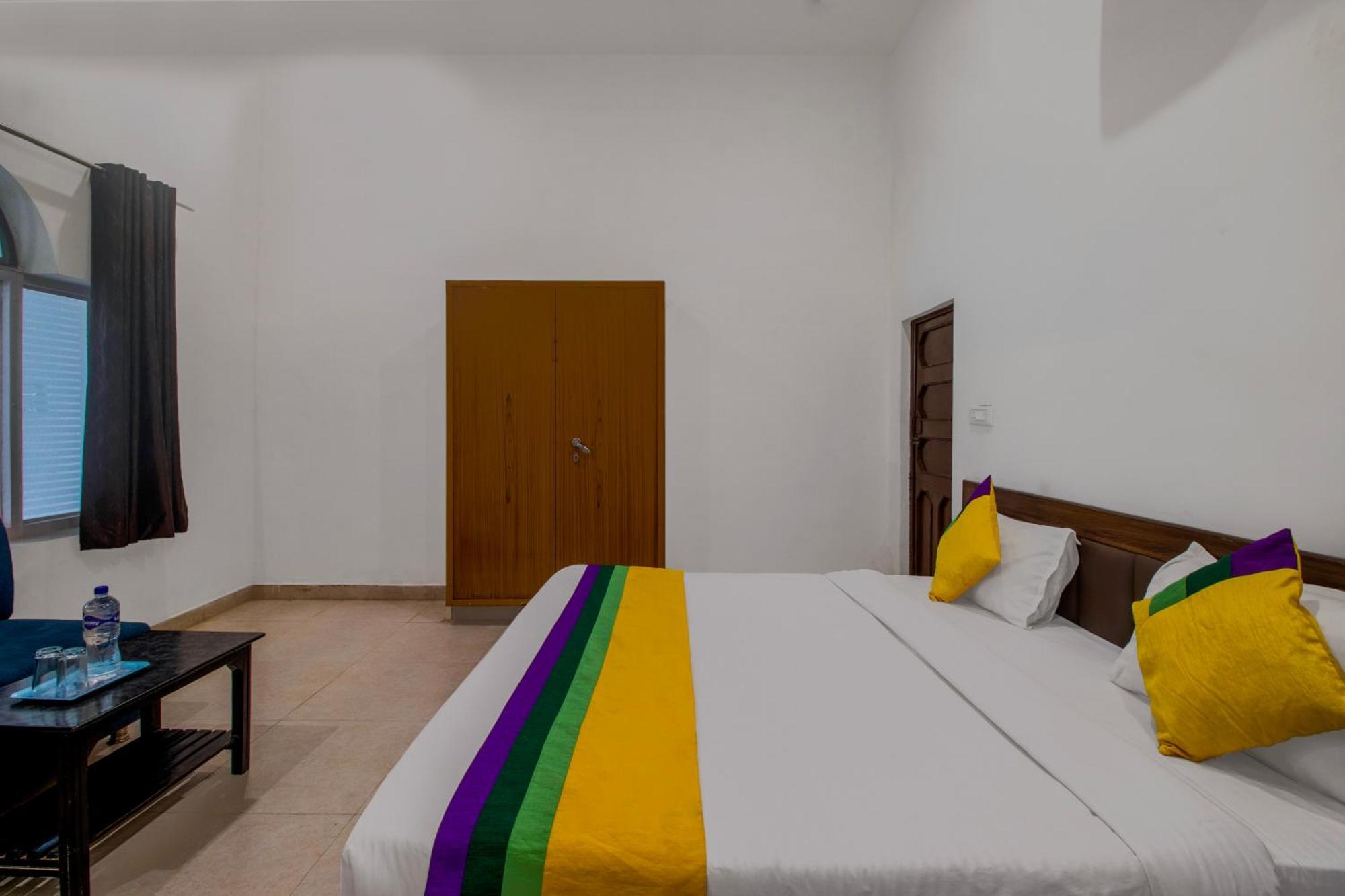 Hotel O Om Pushp Residency Mathura Zewnętrze zdjęcie