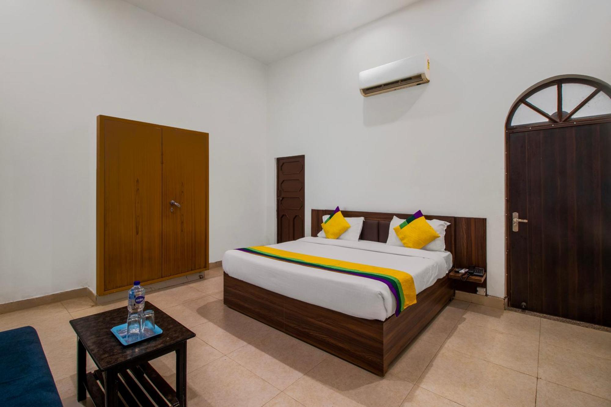 Hotel O Om Pushp Residency Mathura Zewnętrze zdjęcie