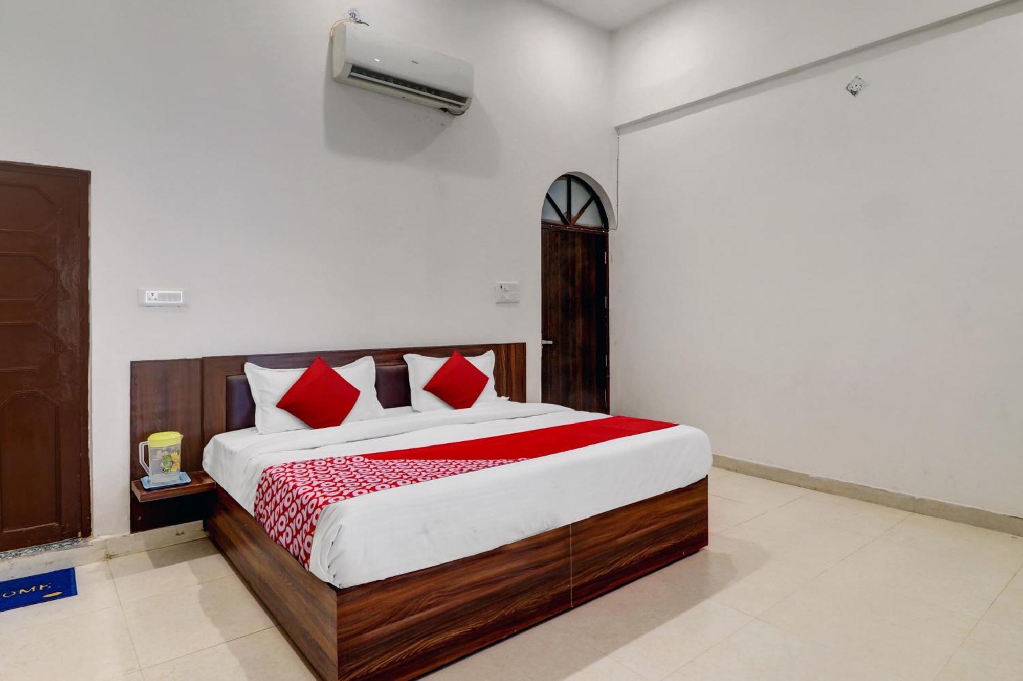 Hotel O Om Pushp Residency Mathura Zewnętrze zdjęcie