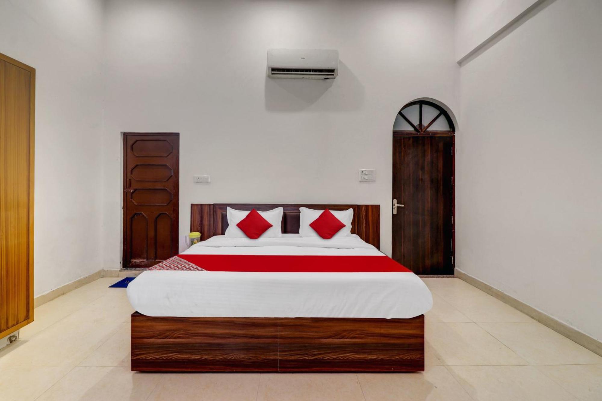 Hotel O Om Pushp Residency Mathura Zewnętrze zdjęcie