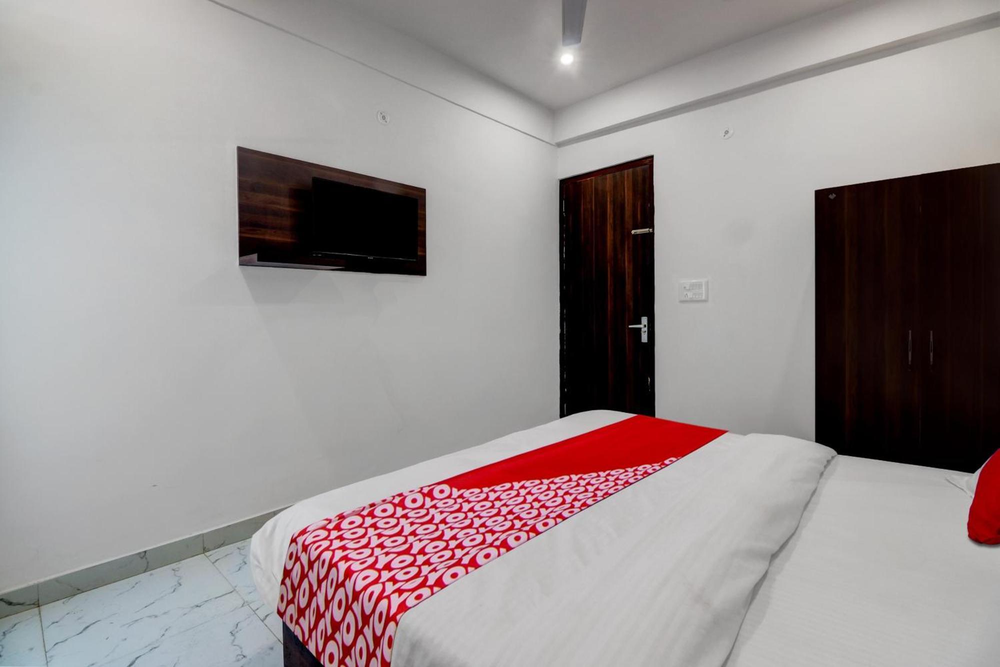 Hotel O Om Pushp Residency Mathura Zewnętrze zdjęcie